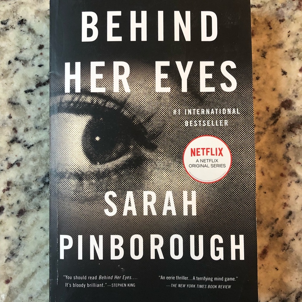 Netflix Original Series: Behind Her Eyes - Thriller Novel
